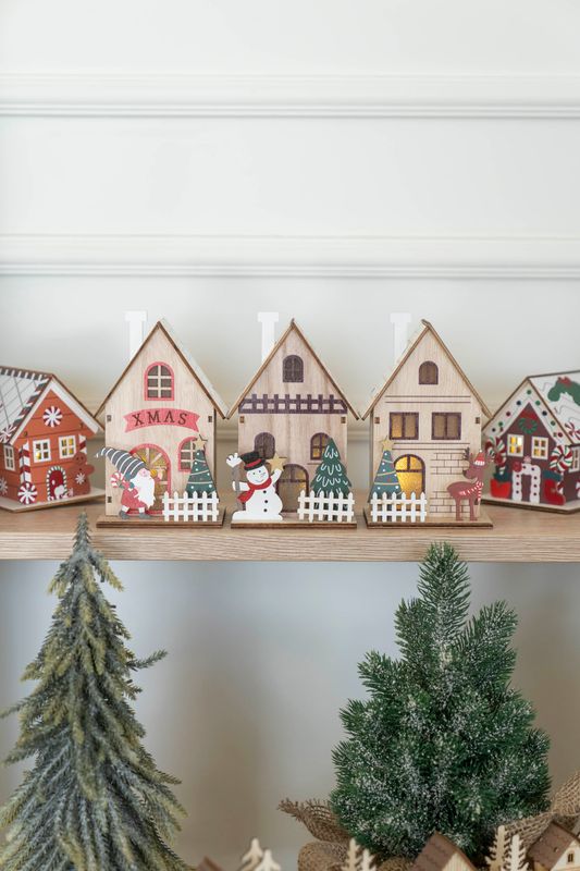 Trähus - Hus 15cm m/Tomte