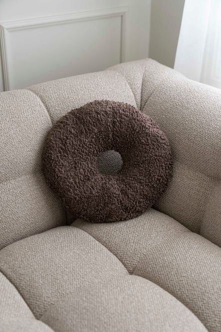 Hovedbilde Kudde Donut 43x30cm - Brun