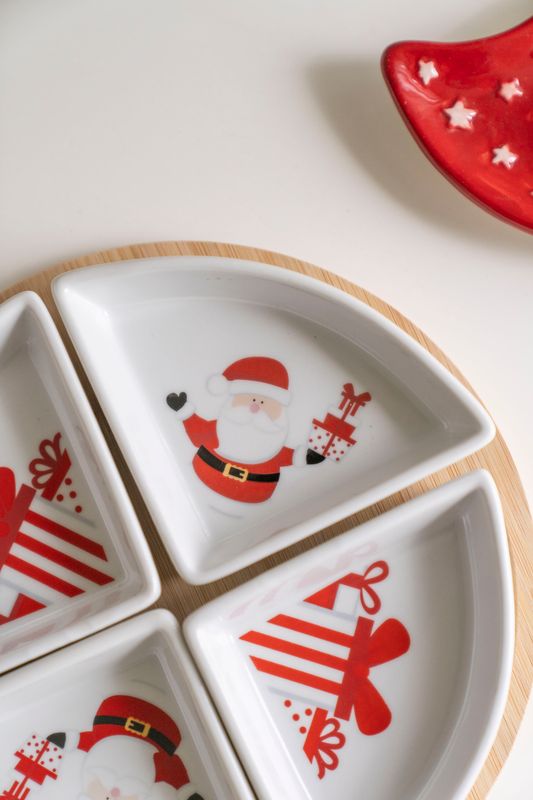 Serveringsset med 4 skålar - Tomte och julklapp