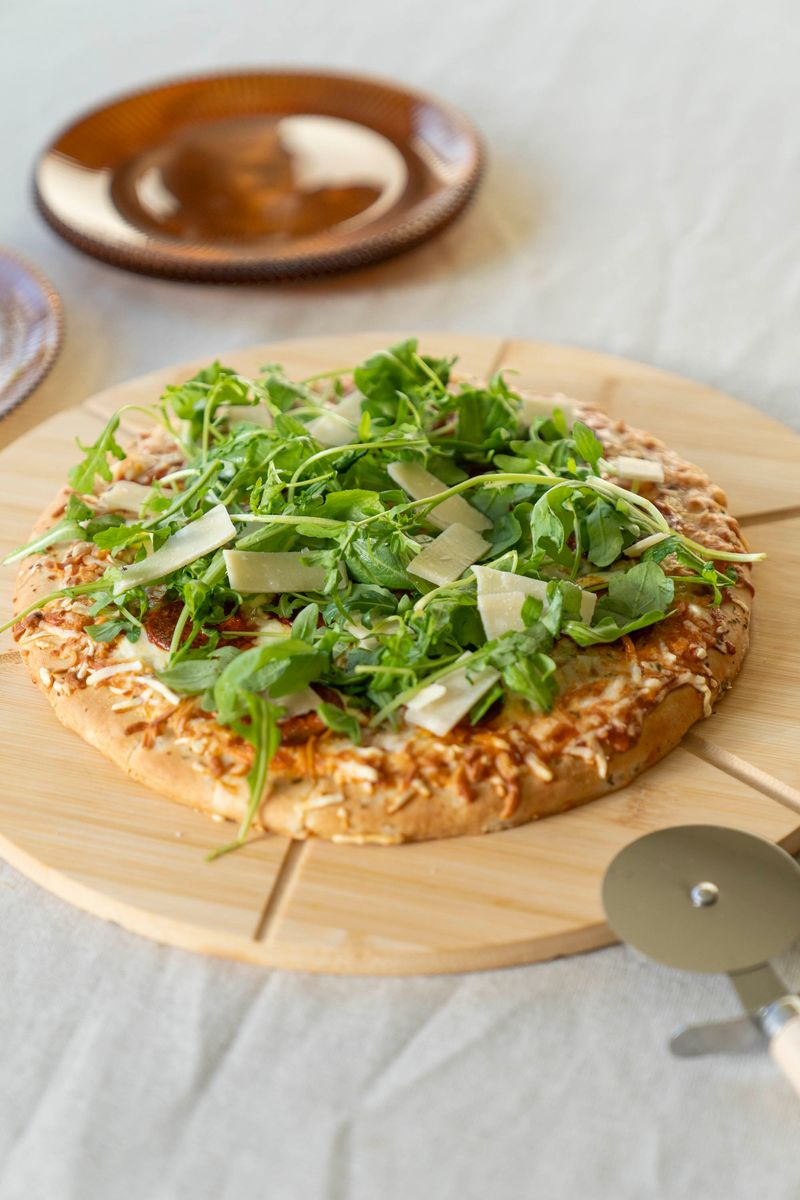  Pizzabricka i bambu med pizzahjul