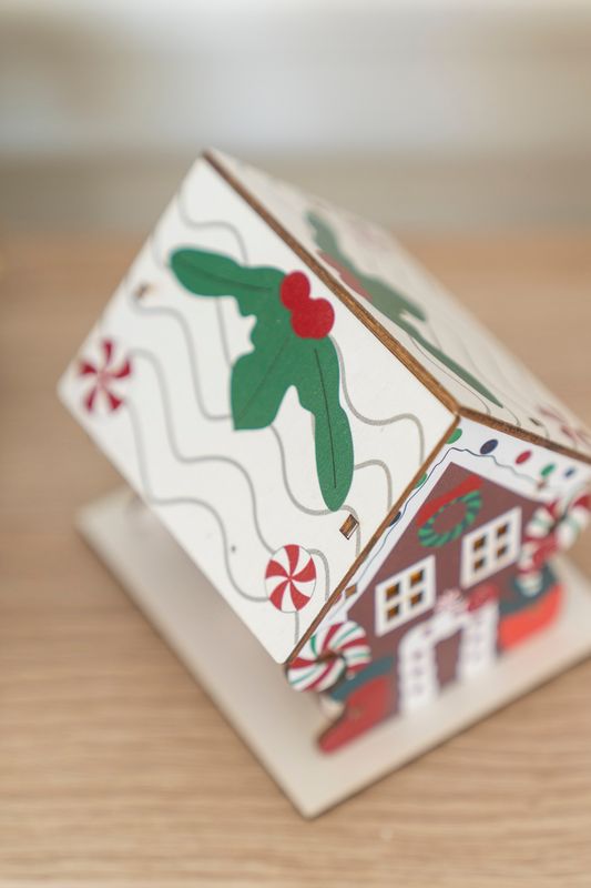 Trähus - Pepparkakshus 9cm Julsocka